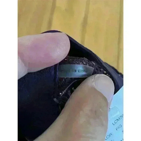 AG Women's Sleeveless Lace Camisole Blouse Purple Size S Casual Top - Picture 4 of 8